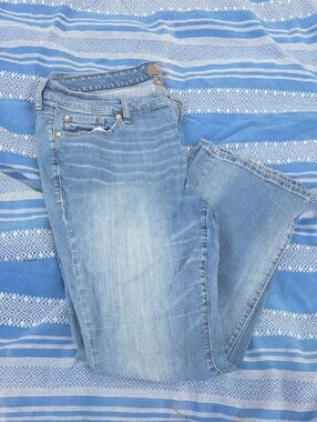 torrid, 18R || Mid-rise Slim Boot Cut Jeans || Classic Wash